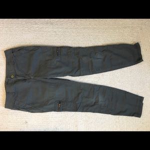 Athleta cropped hiking pants